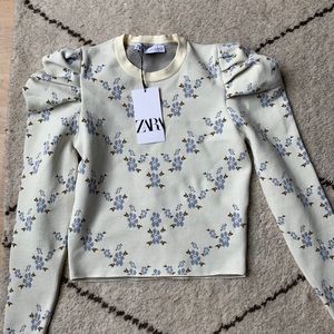 NWT Zara floral cropped knit top